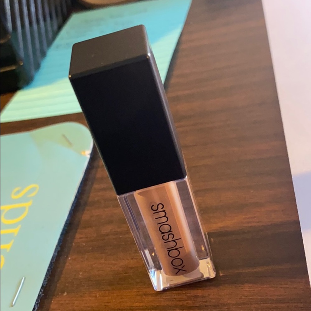 New matte smashbox L I P S T I C K!